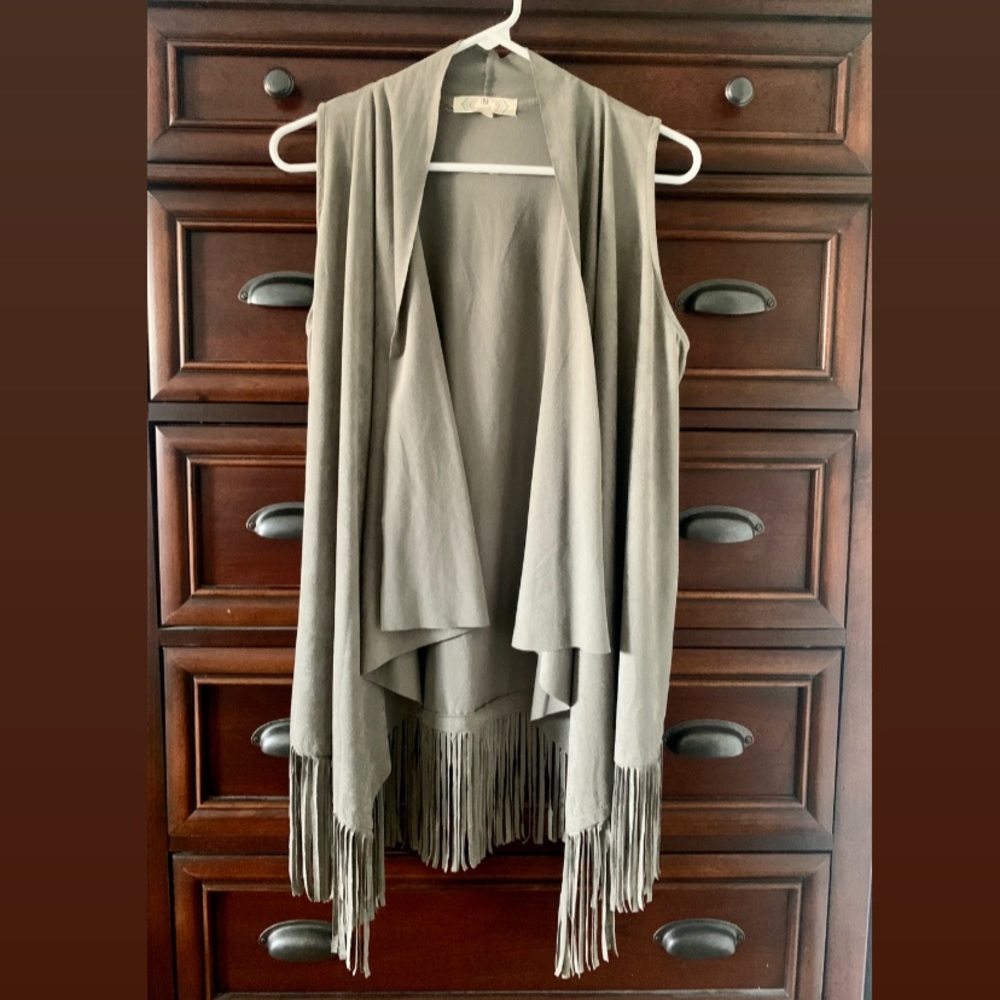 Pink Rose Fringe sleeveless cardigan